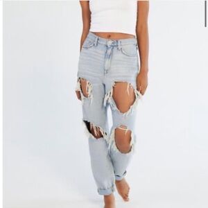 BDG High-Waisted Mom Jean - Destroyed Light Wash